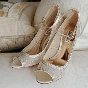 Badgley Mischka Wellington ankle strap heel 4 inch